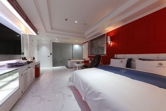 Deluxe Room, Jetted Tub