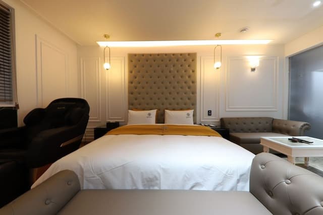 Room, Jetted Tub (Special)
