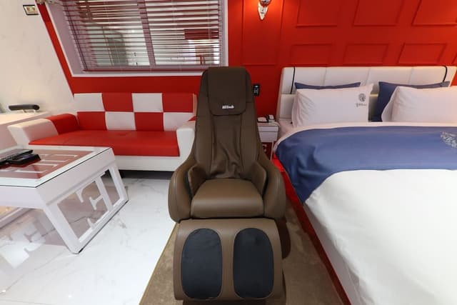 Deluxe Room, Jetted Tub