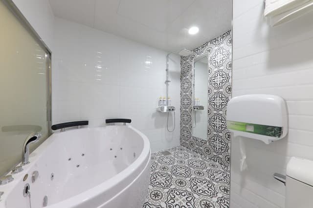 Deluxe Room, Jetted Tub (VIP)