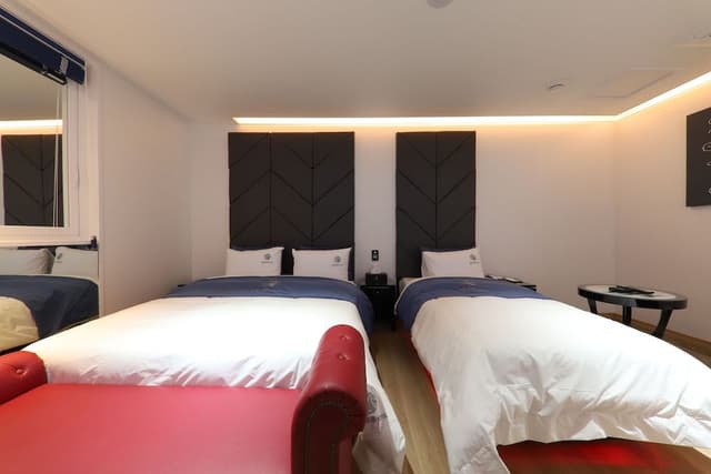 Twin Room, Jetted Tub (Massage Chair)