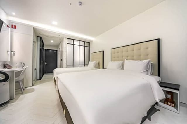 Superior Twin Room (Breakfast for 3)