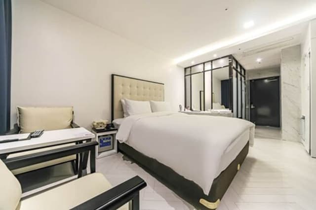 Superior Double Room (Breakfast for 2)