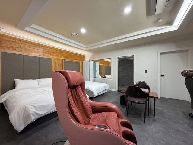 Premier Twin Room