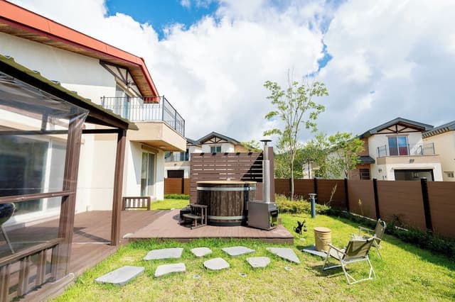 Jacuzzi House
