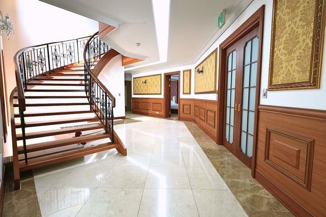 Grand Penthouse