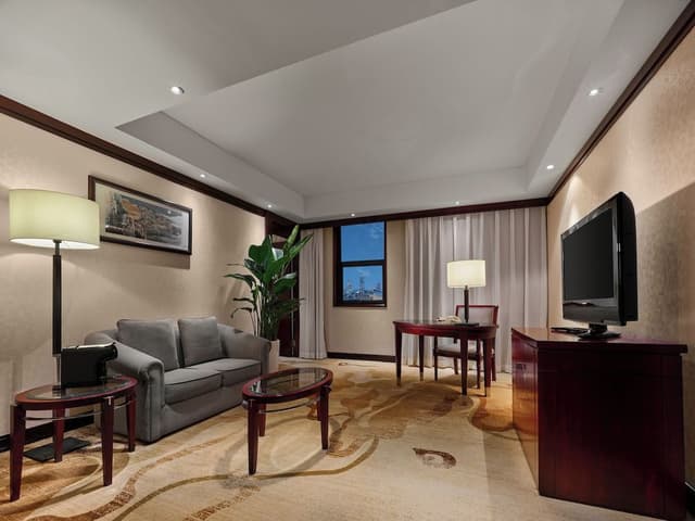 Deluxe Suite, 1 King Bed