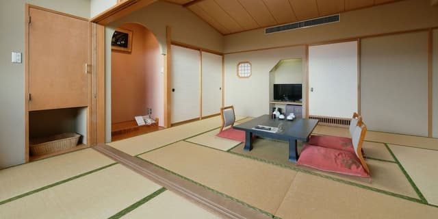 Room, Hot Tub