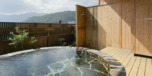Room, Hot Tub