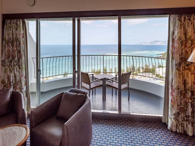 [Premier Twin] Ocean View/Top Floor/ 7th Floor Non-Smoking