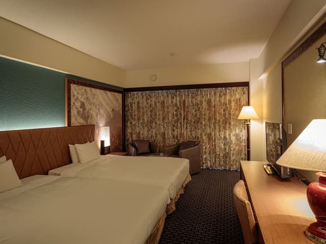 [Premier Twin] Partial Ocean View/Top Floor, 7th Floor Non-Smoking