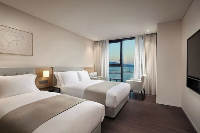 [Business Yeosu PKG] Standard Family Twin Ocean View + Breakfast, COVA Coffee