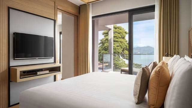 Club One Bedroom Suite Ocean View Balcony