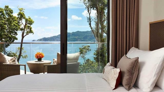 Club One Bedroom Suite Ocean View Balcony