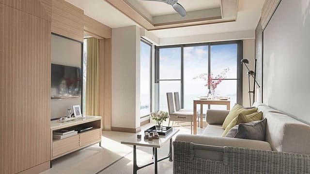 One Bedroom Suite Ocean View Coral Lounge