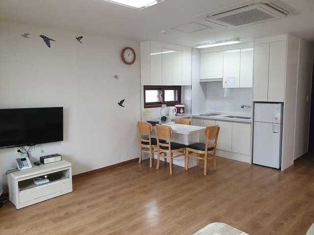 Family Room A (KRW10,000 surcharge for extra bedding)