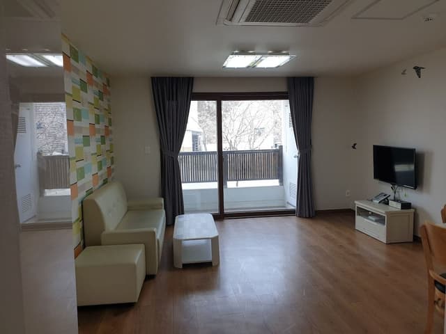 Family Room A (KRW10,000 surcharge for extra bedding)