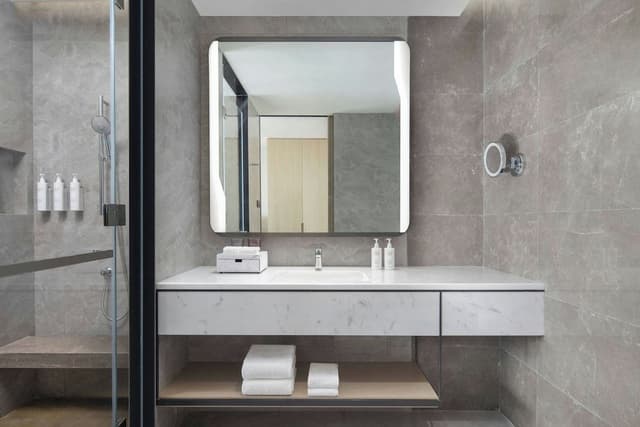 Executive Room, 1 King Bed, City View