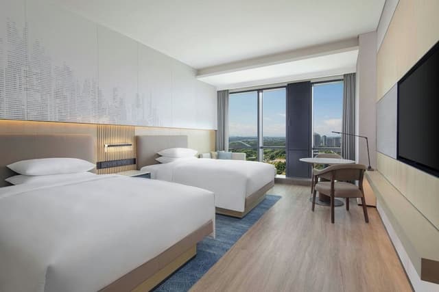 Room, 2 Twin Beds, City View