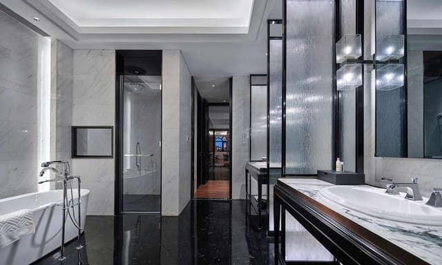 KING ONE BEDROOM PRESIDENTIAL SUITE W/BALCONY