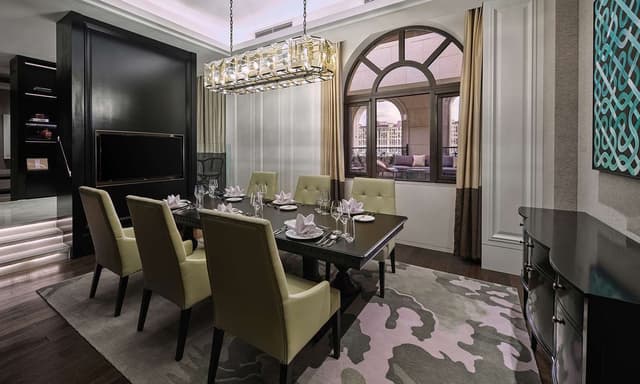 KING ONE BEDROOM PRESIDENTIAL SUITE W/BALCONY