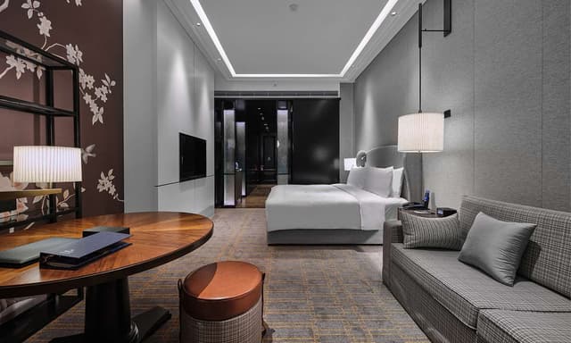 KING GUEST ROOM