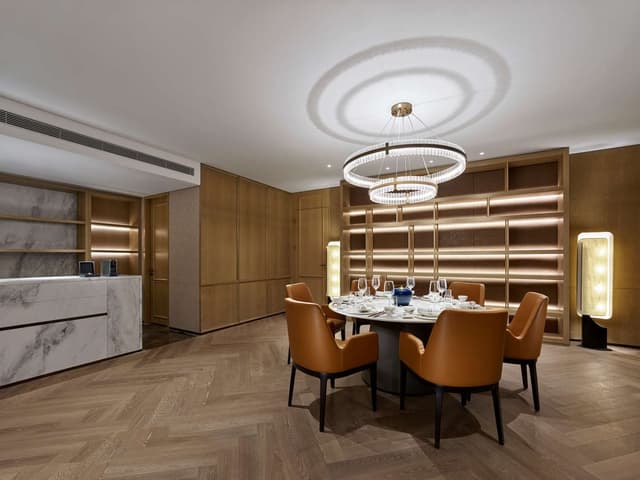 KING PREMIUM SUITE