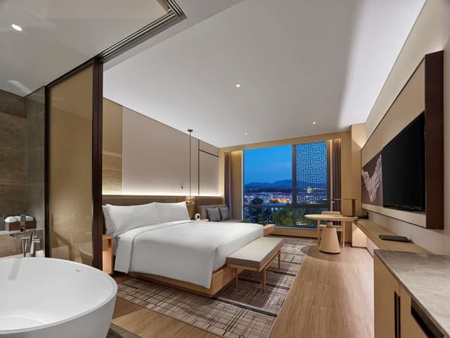 KING EXECUTIVE ROOM