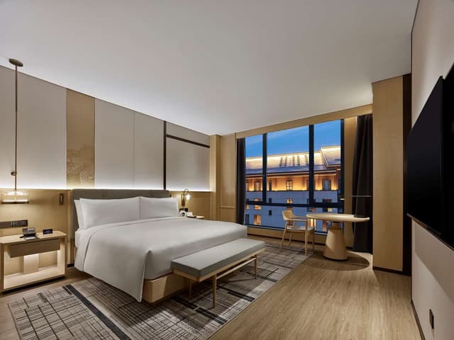 KING ONE BEDROOM SUITE