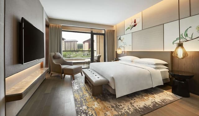 Suite, 1 King Bed