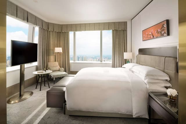 KING DELUXE SUITE
