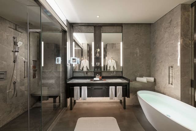 KING EXECUTIVE ROOM