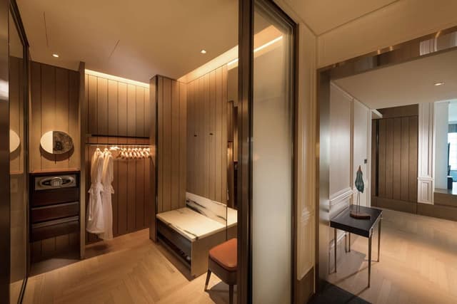 KING PREMIUM SUITE