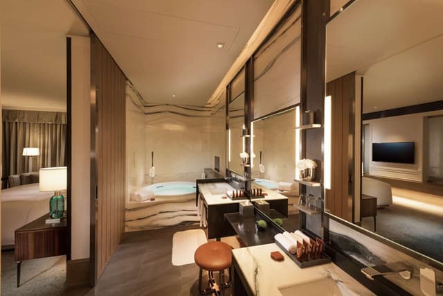 KING PREMIUM SUITE