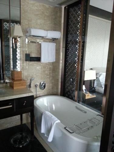 Deluxe Lake View Suite