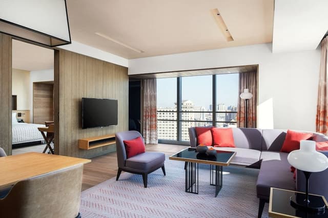 Club Suite, 1 Bedroom, City View
