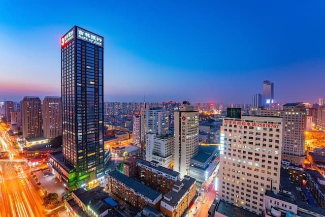 Club Suite, 1 Bedroom, City View