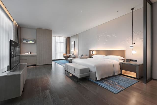 Grand Room, 1 King Bed, City View