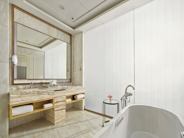 Deluxe Room, 1 King Bed