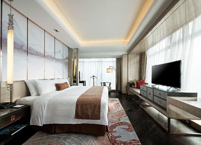 Hualuxe Deluxe Suite