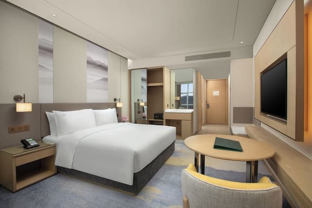 Standard Room, 1 King Bed