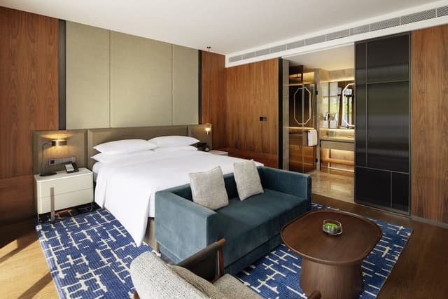Club Suite, 1 Bedroom, Garden View