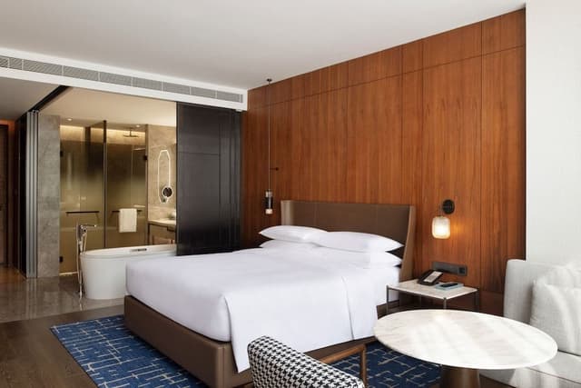 Premium Room, 1 King Bed, Garden View