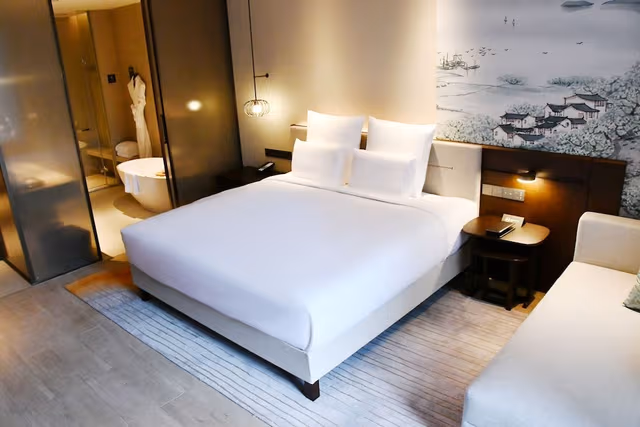 Executive Room, 1 King Bed, Club Lounge Access, Garden View