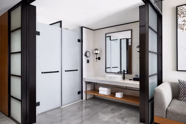 Executive Room, 1 King Bed, Balcony