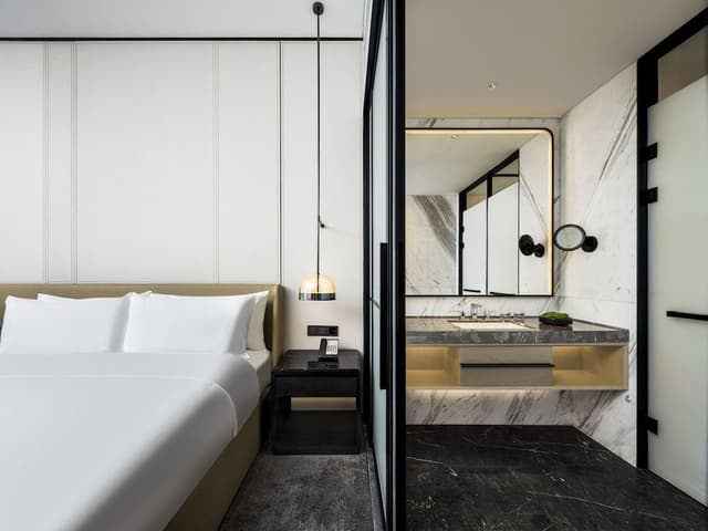 Deluxe Room, 2 Twin Beds, City View