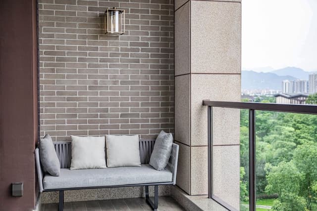 Deluxe Lake View Suite
