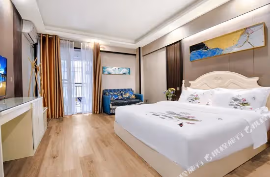 French-style Room (queen Bed)