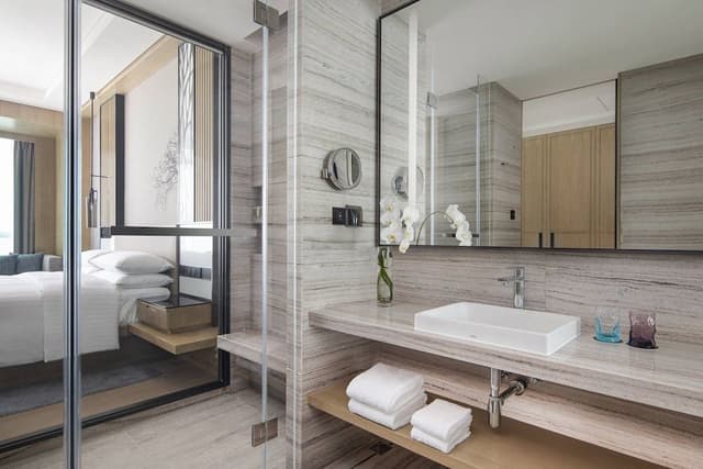 Room, 1 King Bed, Lake View