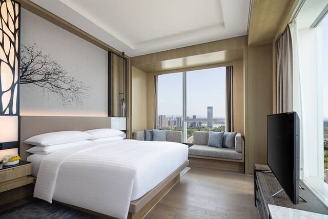 Suite, 1 King Bed